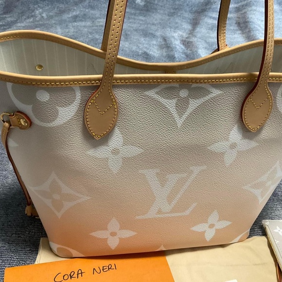Louis Vuitton Neverfull MM  By the Pool w/ Pouch in Brume Mist color - Picture 11 of 15